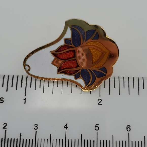 Art Deco Style Flower Clip On Earrings - Picture 7 of 7